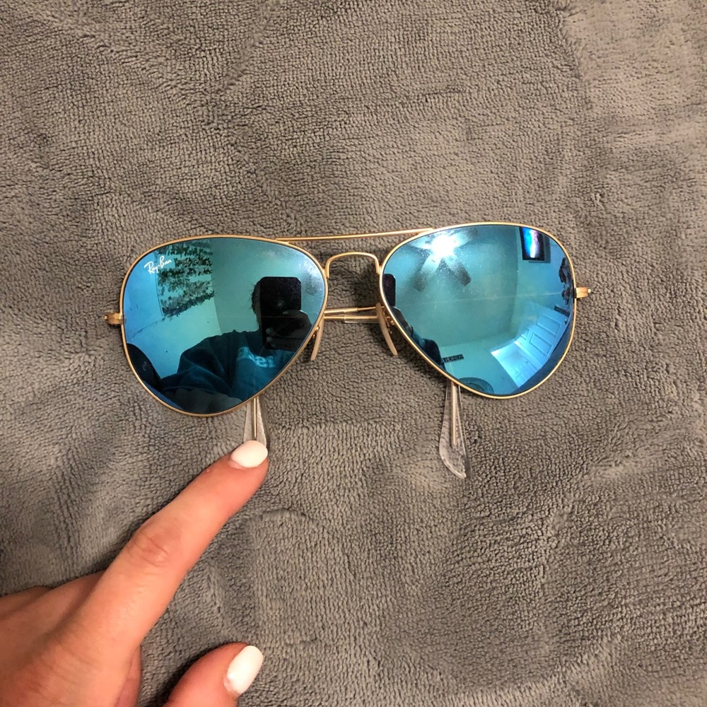 Ray Ban Aviators - Picture 2 of 6